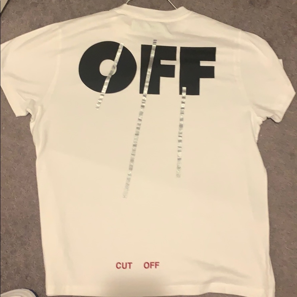 I’m selling an Off white T- Shirt